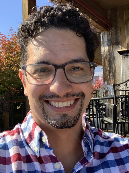 Roman Vasquez, LICSW, Clinical Therapist
